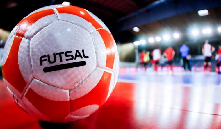 Emocje na hali! Futsal - sport, który pokochali Polacy