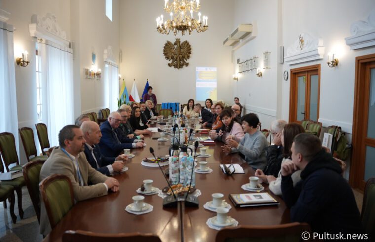 W Ratuszu trwa spotkanie samorządów Polski i Ukrainy