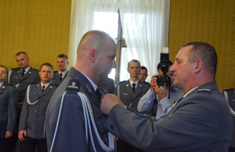 Komendant Olszewski uhonorowany medalem za zasługi