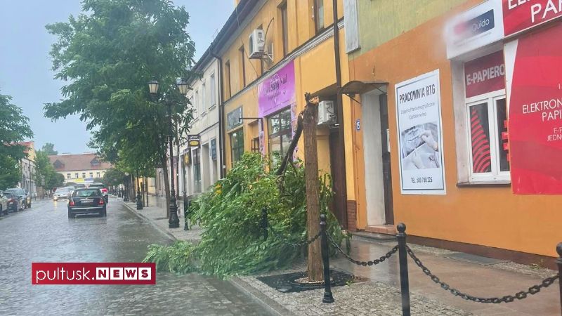 Pierwsze skutki gwałtownych opadów połączonych z silnym wiatrem [FOTO]