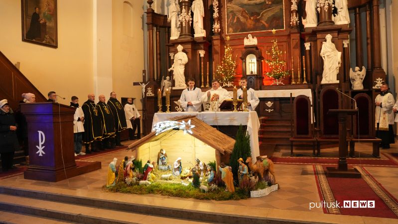 Pasterka w Kościele Szkolnym w Pułtusku [foto]
